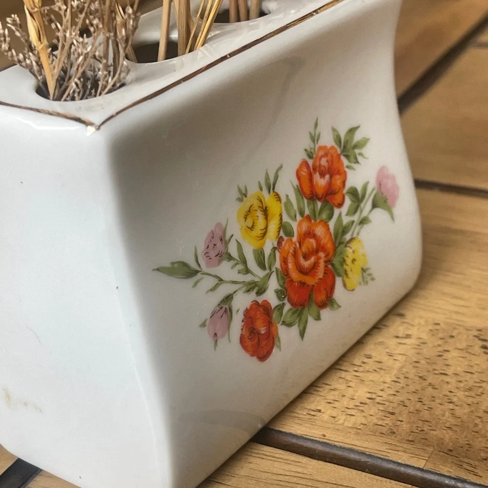 Vintage boho ceramic toothbrush holder